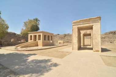 Firavun Kilisesi Senusret I, Amenhotep I ve Tuthmosis III Mısır 'ın Karnak Tapınağı' ndaki açık hava müzesinde.