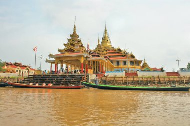 Inle Phaung Daw U Pagoda Myanmar 'daki Budist pagoda (eski Burma), Shan Eyaleti' nin Inle Gölü 'ndeki Ywama köyünde yer almaktadır..