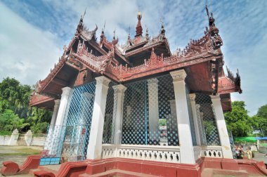 Mingun Bell, Myanmar 'ın Sagaing bölgesindeki Mingun şehrinde bronzdan yapılmış dünyanın en ağır çalışan çanı..