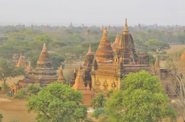 Bagan eski Pagan şehri ve Mandalay 'ın Myanmar Bölgesi' ndeki UNESCO Dünya Mirası Bölgesi 'nde yüzlerce Budist ahmak, pagoda ve yönetimle birlikte.