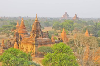 Bagan eski Pagan şehri ve Mandalay 'ın Myanmar Bölgesi' ndeki UNESCO Dünya Mirası Bölgesi 'nde yüzlerce Budist ahmak, pagoda ve yönetimle birlikte.