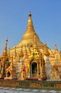 Shwedagon Pagoda UNESCO Dünya Mirası Bölgesi Myanmar 'ın Yangun başkenti Burma' da yüzlerce Budist stupası, pagoda ve manastırı vardı.
