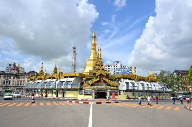Sule Pagoda Burma Budist stupası Yangon şehir merkezinde, Myanmar