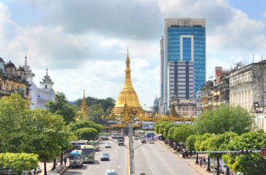Sule Pagoda Burma Budist stupası Yangon şehir merkezinde, Myanmar