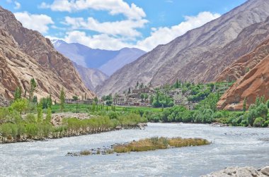 Hindistan, Ladakh 'ta akan İndus Nehri.