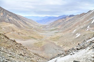 Khardung ya da Khardung La Pass dağ geçidi Hindistan 'ın Ladakh bölgesinin Leh bölgesinde..