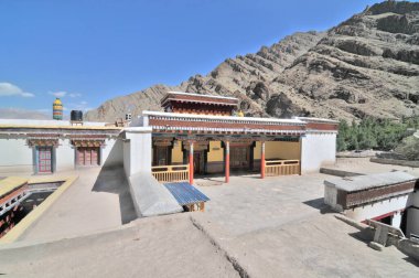 Hemis Manastırı - Hindistan 'ın Hemis kentinde bulunan Drukpa soyundan Tibet Budist Manastırı (gompa).