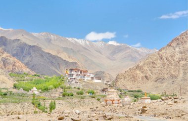 Likir Manastırı ya da Likir Gompa (Klud-kyil) - Kuzey Hindistan 'da bir Budist manastırı.