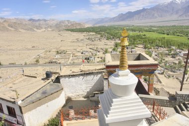 Thiksay Gompa veya Thiksay Manastırı (ayrıca Tiksey, Tiksey veya Thiksey) - Hindistan 'ın Ladakh kentindeki Thiksey köyündeki bir tepenin tepesinde yer alan gompa (manastır)