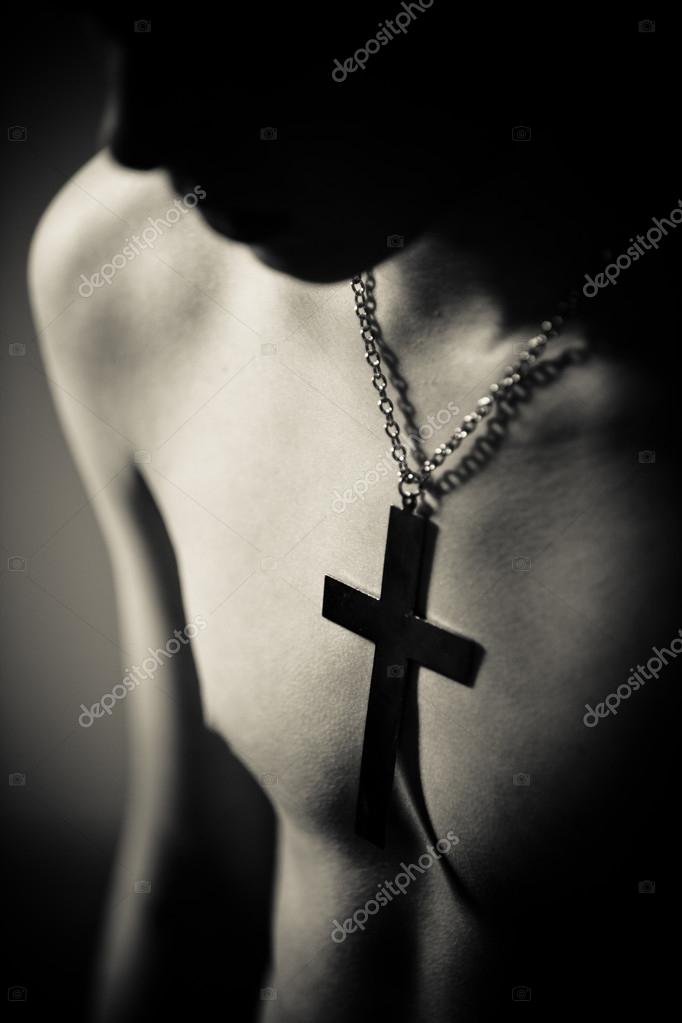 Cross necklace 2024 for teenage guys