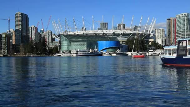 Kleines Boot schwimmend Wasser vancouver — Stockvideo