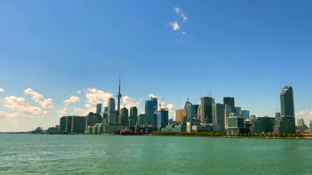 Toronto Canada establishing shot waterfront downtown zoom in — Stock Video