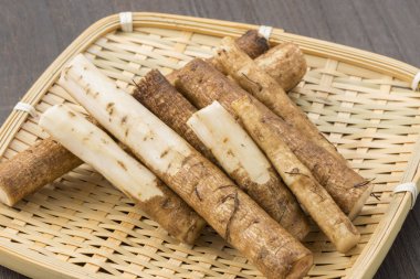 Dulavratotu, kök kırpma kök sebzeler, 