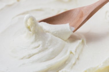 Taze süt ile yapılan krem