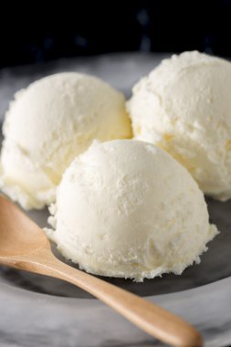 Dondurma üç yemeklerinde hizmet