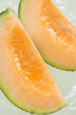 Kesme kavun taze ve lezzetli bir fotoğraf.