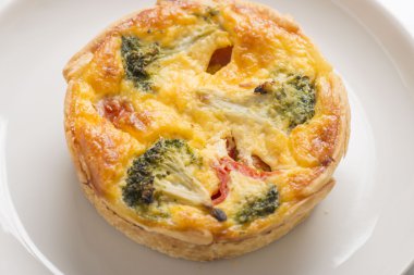 Yumurta ve sebze olduğunu çok oldu kiş.