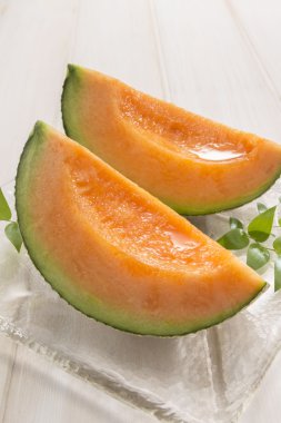 Kesme kavun taze ve lezzetli bir fotoğraf.