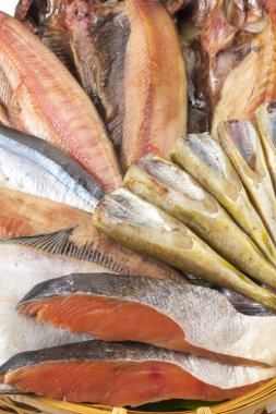 Deniz ürünleri kurutulmuş balık tabağı