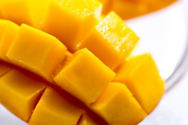 Taze ve lezzetli mango