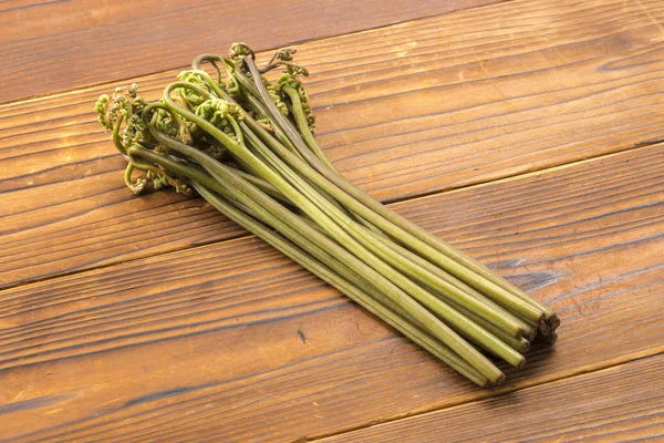 Lezzetli taze bracken hasat