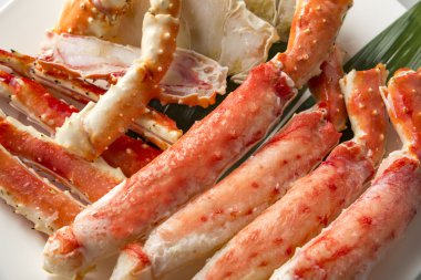 Taze ve lezzetli yengeç yemekleri.