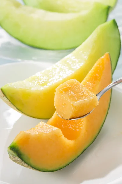 Succo di frutta fresca è delizioso melone — Foto Stock
