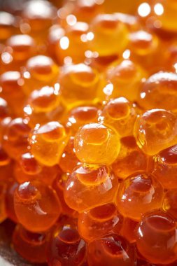 Japon haşlanmış somon yumurtası yemekleri.