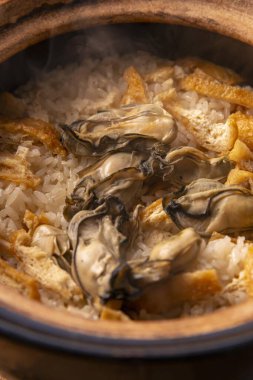 Taze istiridyelerden yapılmış pilav.