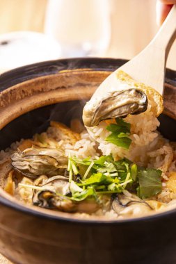 Taze istiridyelerden yapılmış pilav.