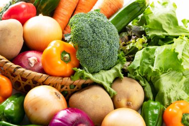 Taze ve lezzetli besleyici sebzeler.