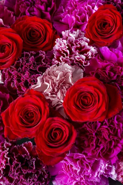 Una Pared Hecha Muchas Flores Rosas —  Fotos de Stock