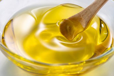 Taze, lezzetli ve sağlıklı zeytinyağı.