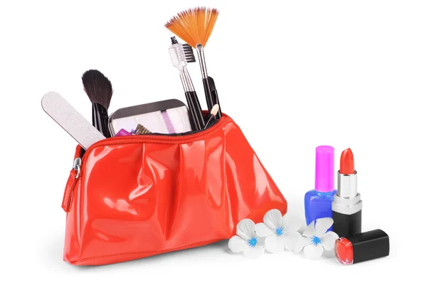 Primer plano de la bolsa de cosméticos con cosas de maquillaje —  Fotos de Stock