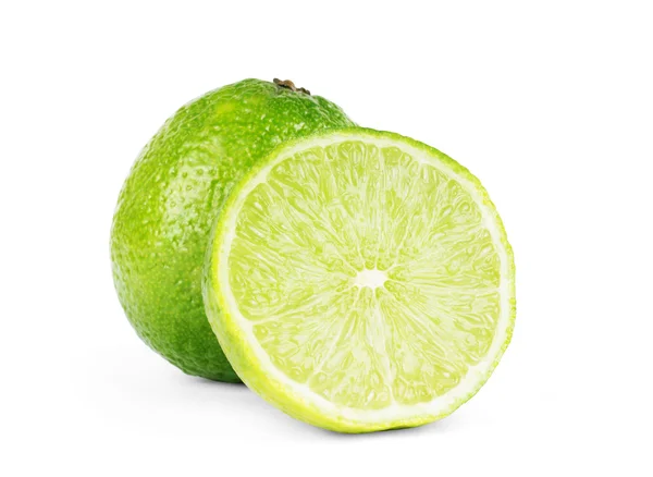 Lime 。果实，有一半在白色的上面被隔离， — 图库照片