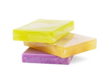 Farklı sabunluklarda farklı sabunlar. Temizlik ve hijyen için bir sürü katı sabun. Renkli sabun ve kalıntılar dağılmış.