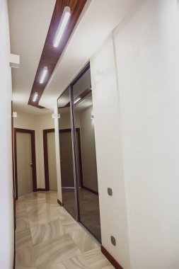 Güzel, modern bir daire. Emlak konsepti. Güzel gerçek iç tasarım..