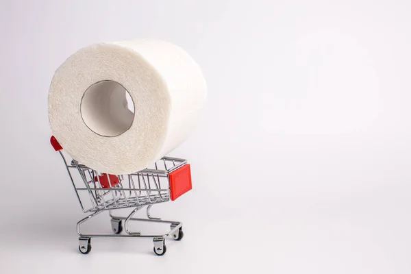 Toiletpapier Speelgoedwinkelwagentje Voorraadvorming Concept Als Gevolg Van Coronavirus Uitbraak Paniekaankoop — Stockfoto