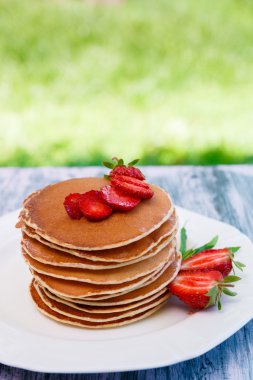 taze çilek ile Pancakes 