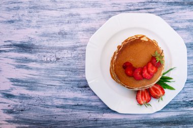 taze çilek ile Pancakes 