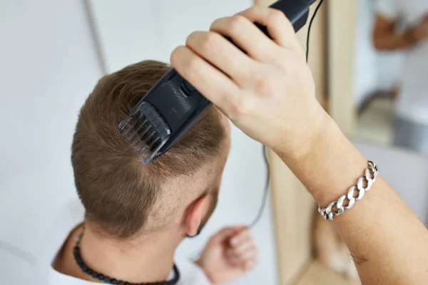 Handsome Man White Shirts Cutting Hair Personally Himself Machine Trimmer — Stock Photo, Image