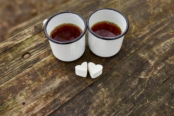 Enameled Two Cups Tea Nature Wooden Background Love Heart Marshmallow — Stock Photo, Image