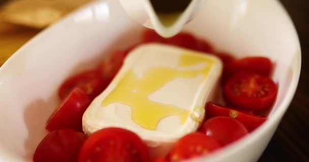 Stap Voor Stap Vrouw Koken Italiaanse Schotel Gebakken Feta Kaas — Stockvideo