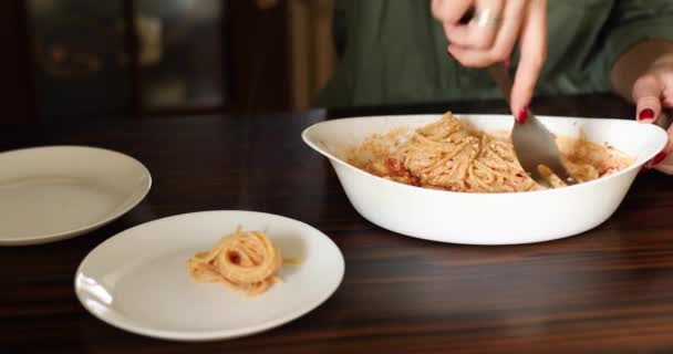 Step Step Woman Cooking Italian Dish Baked Feta Cheese Pasta — Vídeo de stock