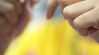 Giyim fabrika kat işçi ve makineleri