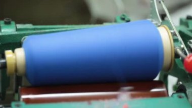 Giyim fabrika kat işçi ve makineleri