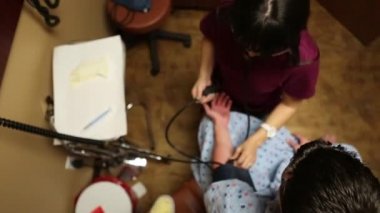 kontrol hastanın kan basıncını hemşire