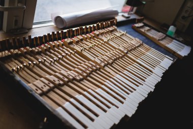 piyano Atölyesi'nde