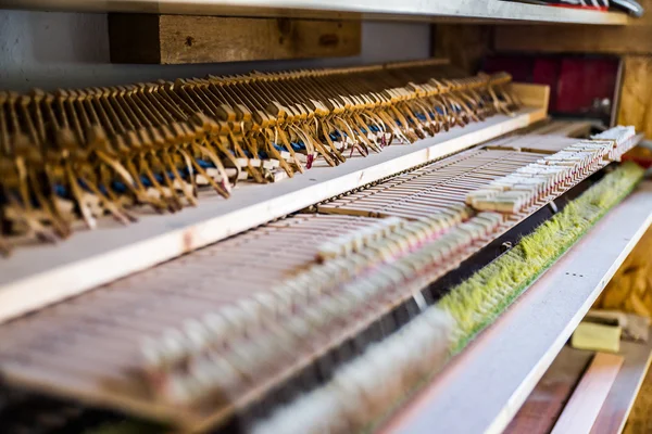 piyano Atölyesi'nde