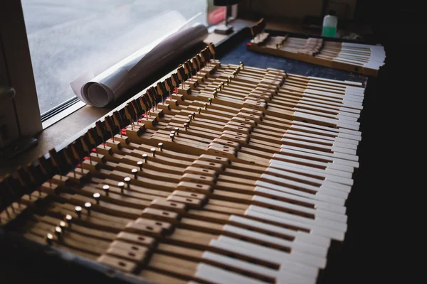 piyano Atölyesi'nde